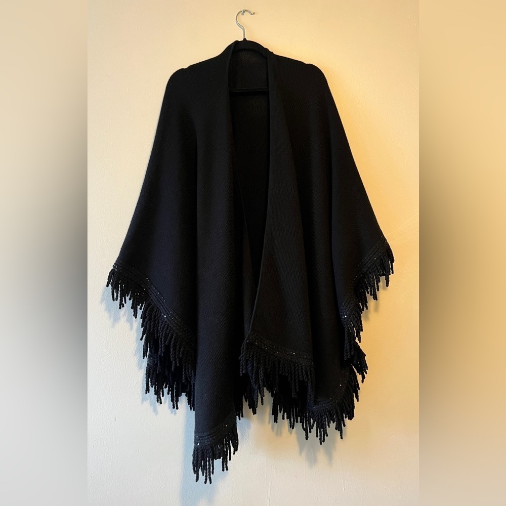 Vintage Made In Italy Mernio Wool Black Fringe Poncho Boho minimalist One Size - Picture 2 of 9